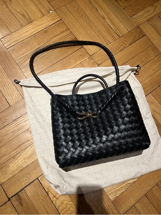 Bottega Veneta Handbags - Bottega Veneta Andiamo Medium Black leather bag